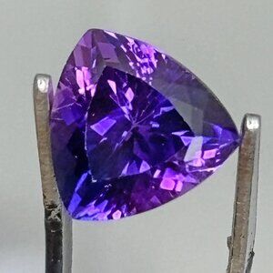 GORGEOUS Violet Blue Bi-Color Sapphire w/Certification